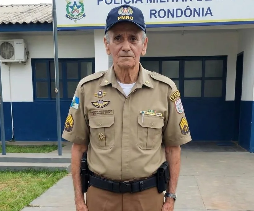 Cabo Ferreira trabalhando no batalhão mesmo durante o tratamento